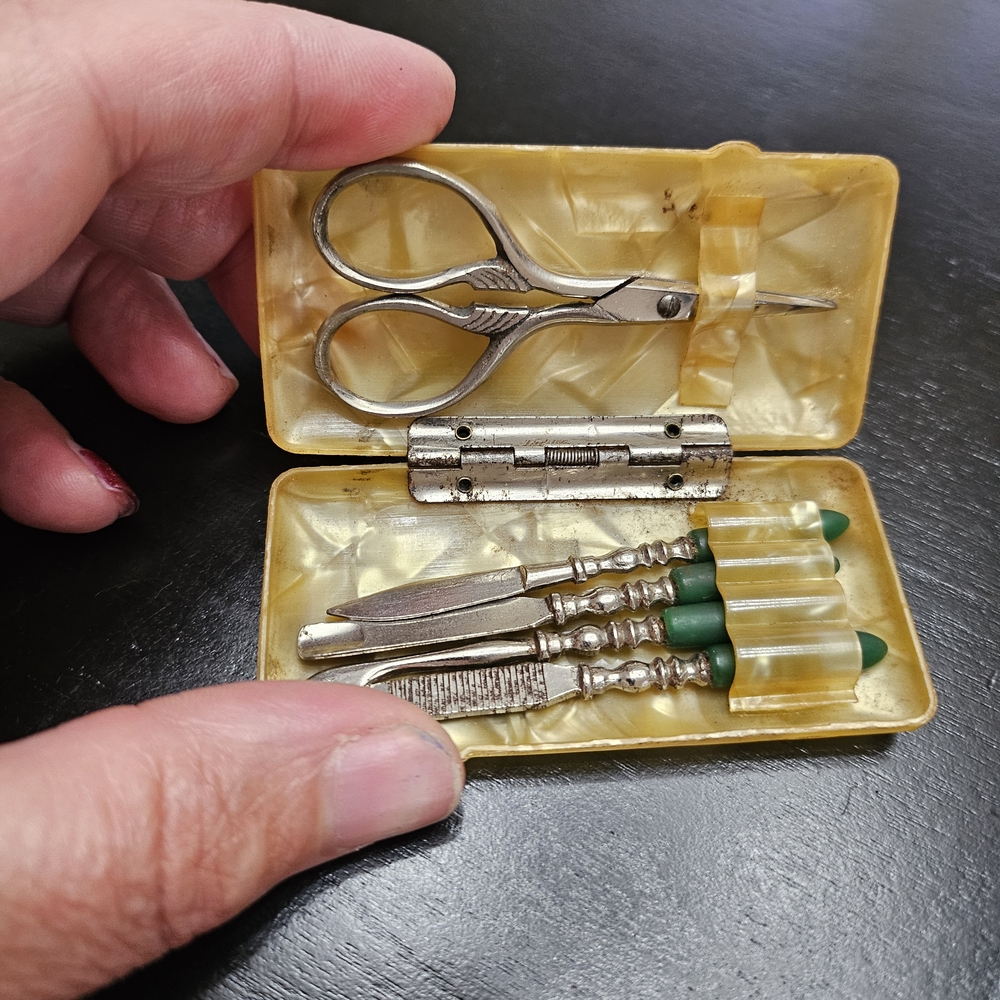 Vintage 1930 Celluloide Manicure Set with Green Handles,micro Manicure France